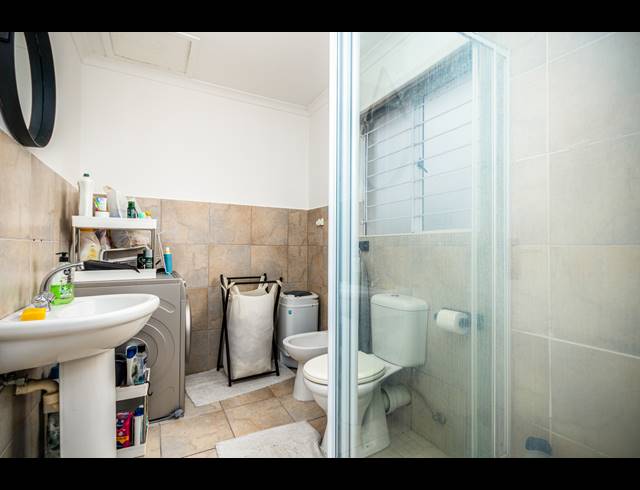 1 BEDROOM APARTMENT FOR SALE IN WAVES EDGE